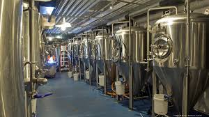 here are six distinct craft beer industry market segments: microbreweries, brewpubs, taproom breweries, regional breweries, contract brewing companies