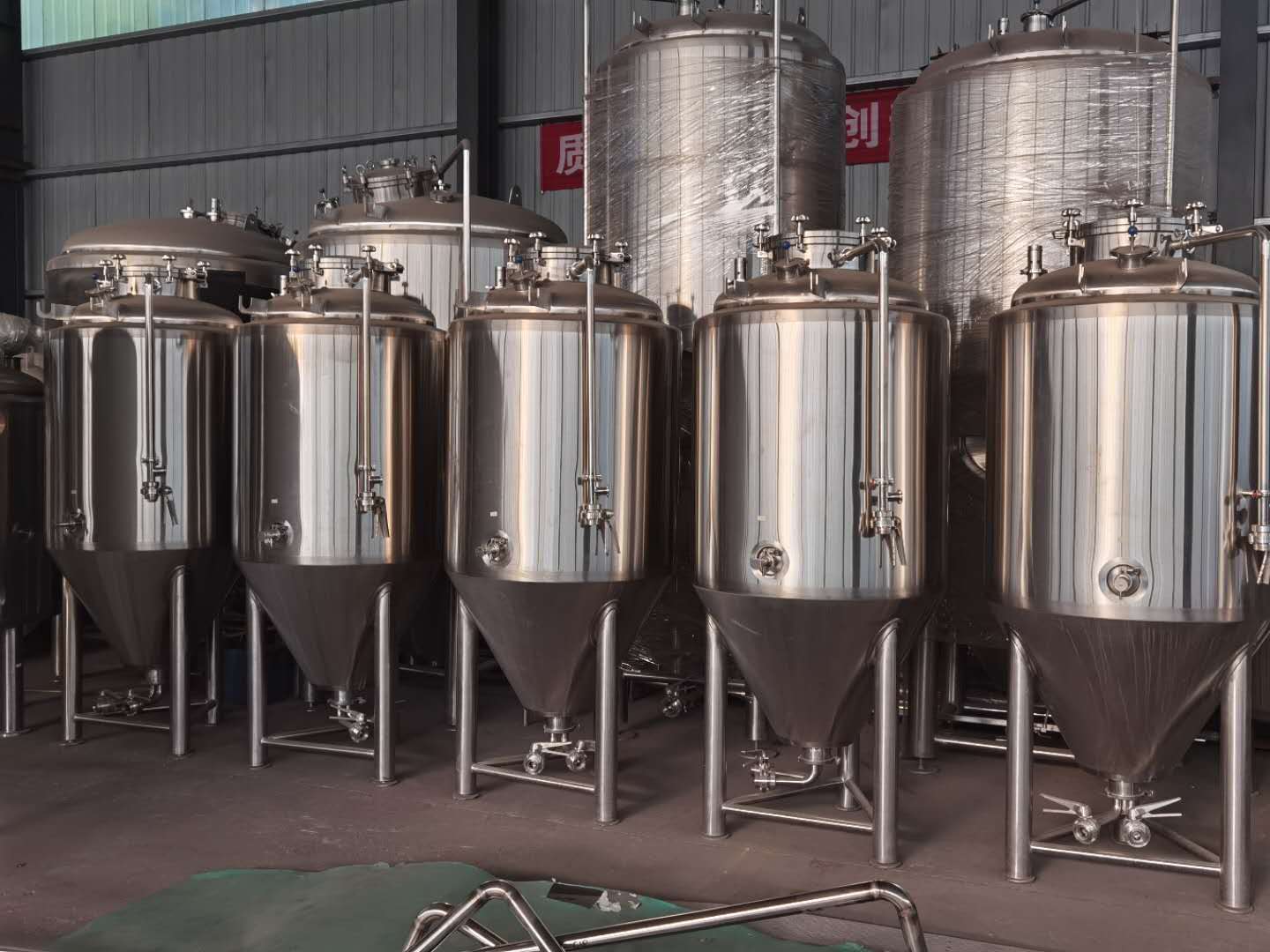 Exhibition About Beer Fermenter Tank, 3 Vessel Brewing System, Beer